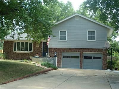 2nd image of 1122 Drury Ln