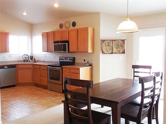 3rd image of 2940 Thomas Rd