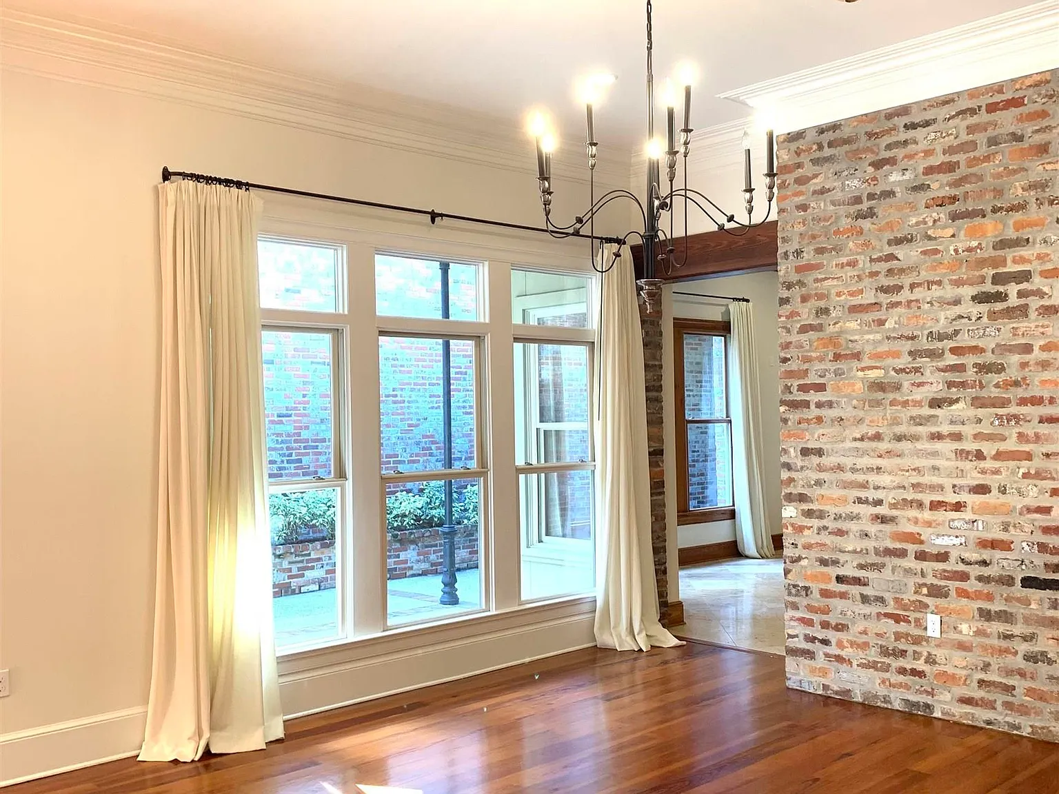 3 bed, 3215 sqft, $4,000 — Photo 4