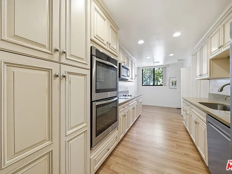 141 S Linden Dr #206 — Photo 38