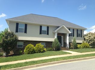 150 Azalea Rdg, Johnson City, TN 37601