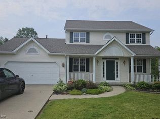 27041 Glenside Ln, Olmsted Township, OH