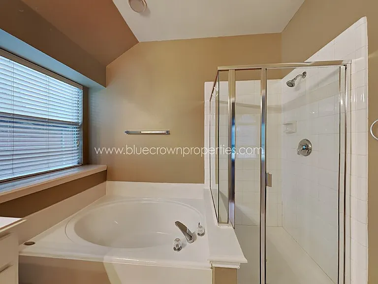 11364 Lockshire Dr — Photo 8