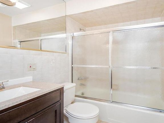 5th image of 121 Lewis St #1