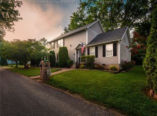 5 Hayes Ln, Hurricane, WV 25526