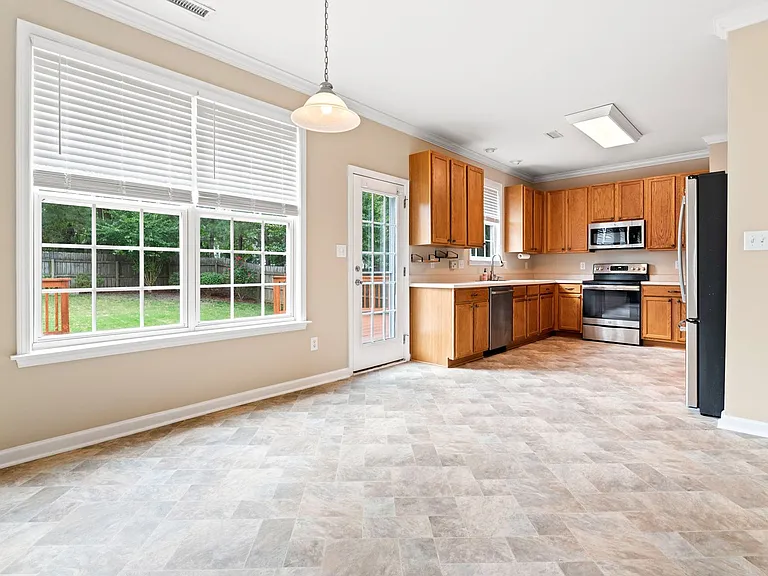 5612 Slaytenbush Ln — Photo 8