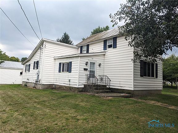 3rd image of 445 S Oak St