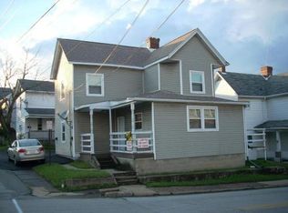 270 Pennsylvania Ave #B, California, PA 15419