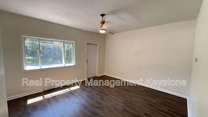 2 bed, 1.0 bath, $1,100 — Photo 1
