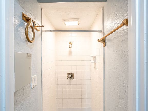 5th image of 4444 Boston Dr