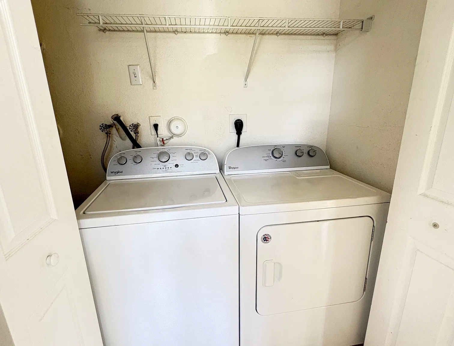 3 bed, 2.5 bath, 1304 sqft, $2,200 — Photo 4