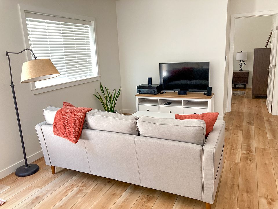 Living Room - Smart TV & Stereo