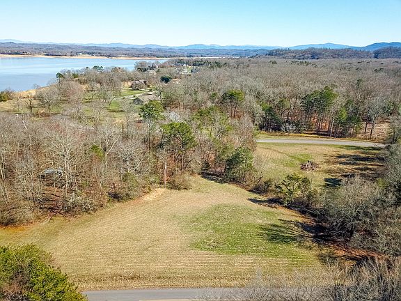 3rd image of Holly Oaks Ln