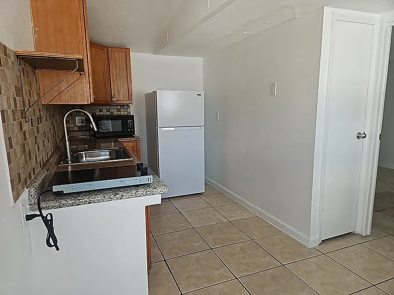 12401 W Okeechobee Rd #C — Photo 5