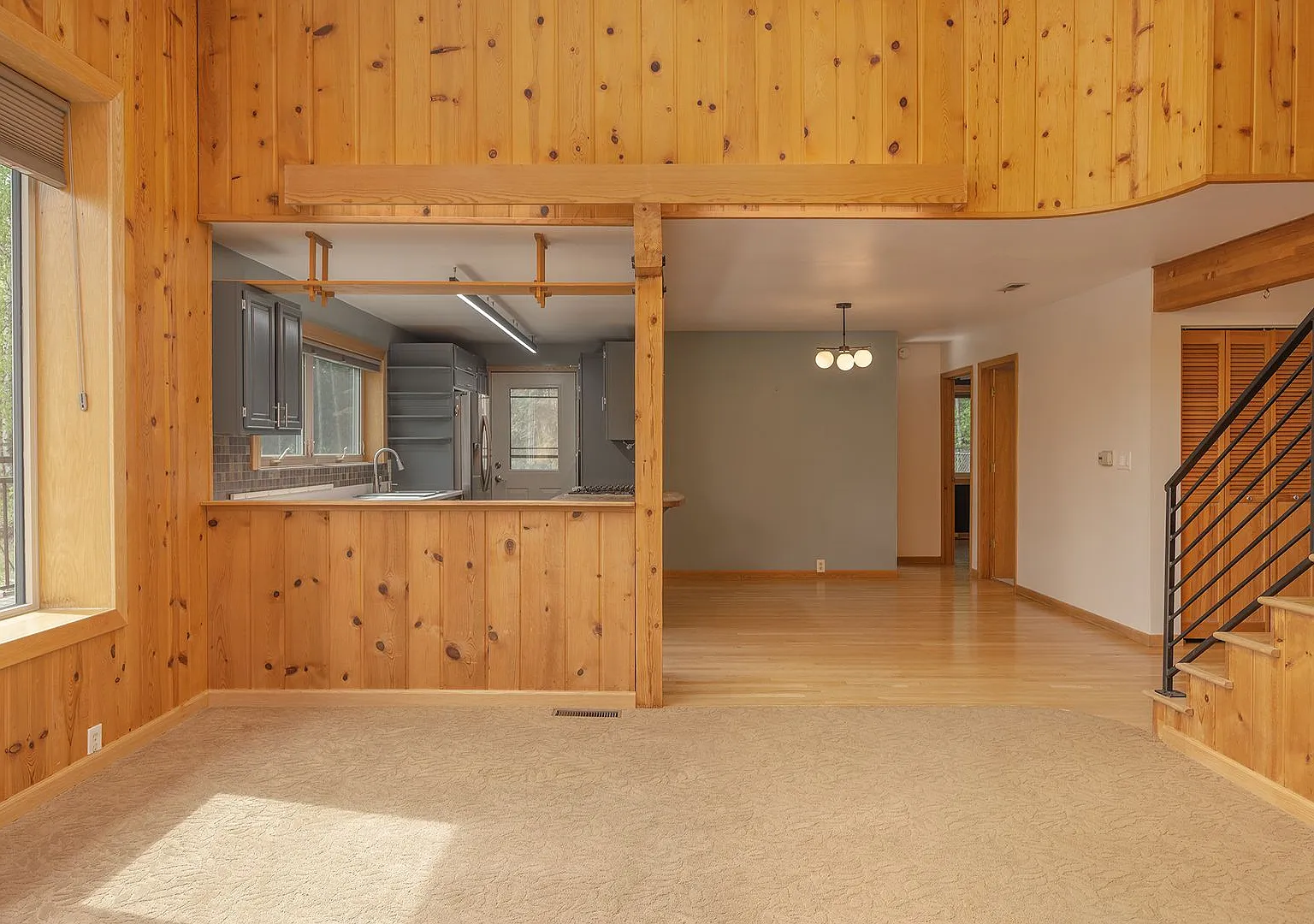 Well-Maintained 4 Bedroom Home Just 15 Minutes from Town! — Photo 4