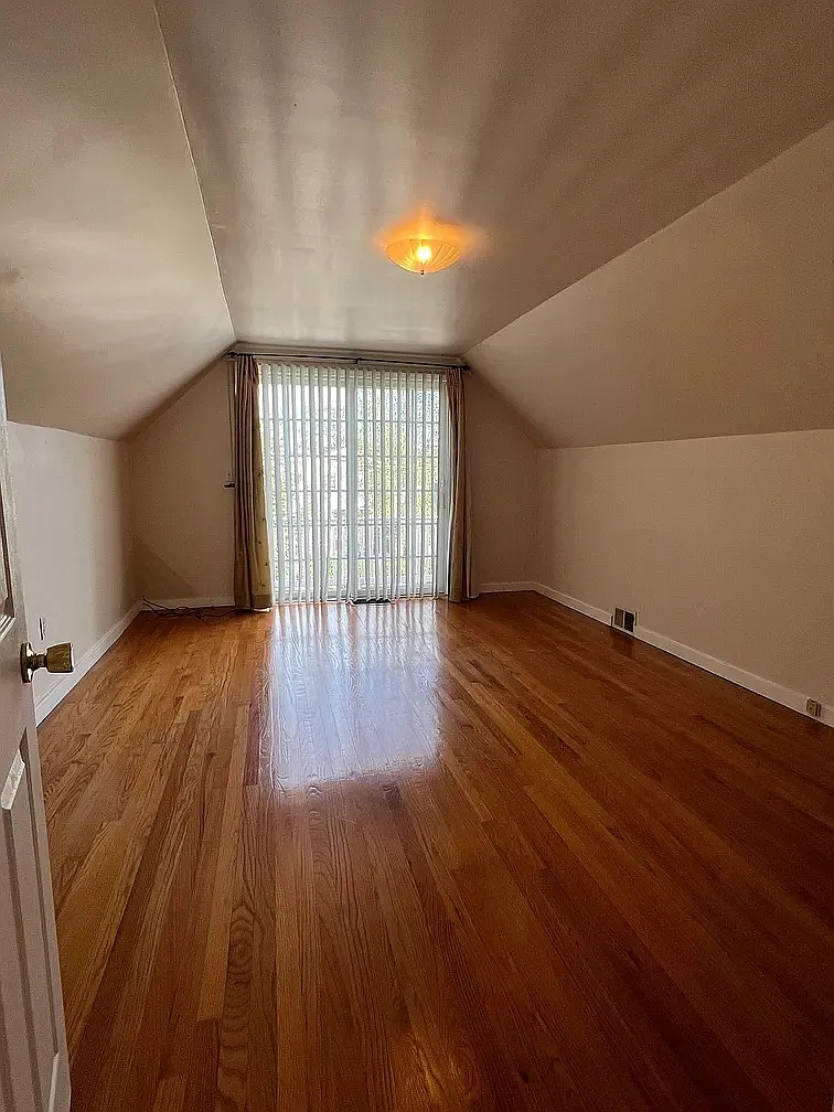 4 bed, 1700 sqft, $3,000 — Photo 2