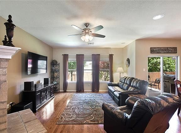 5th image of 1918 Barnett Dr