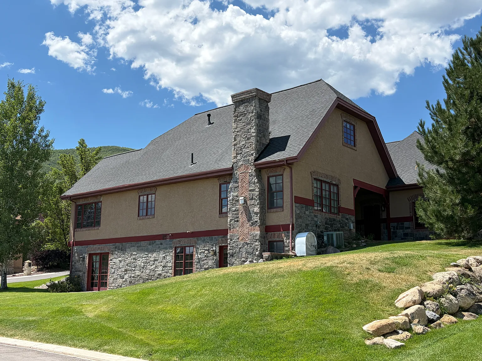 3 bed, 3000 sqft, $3,700 — Photo 3