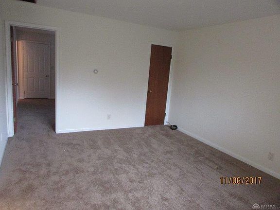 4th image of 2216 Broadmoor Dr