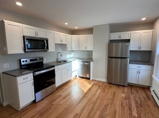 7 Oak St #1, Gloucester, MA 01930