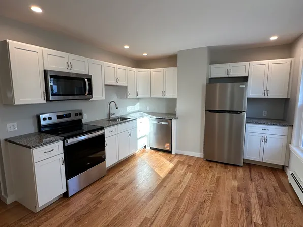 7 Oak St, Gloucester, MA