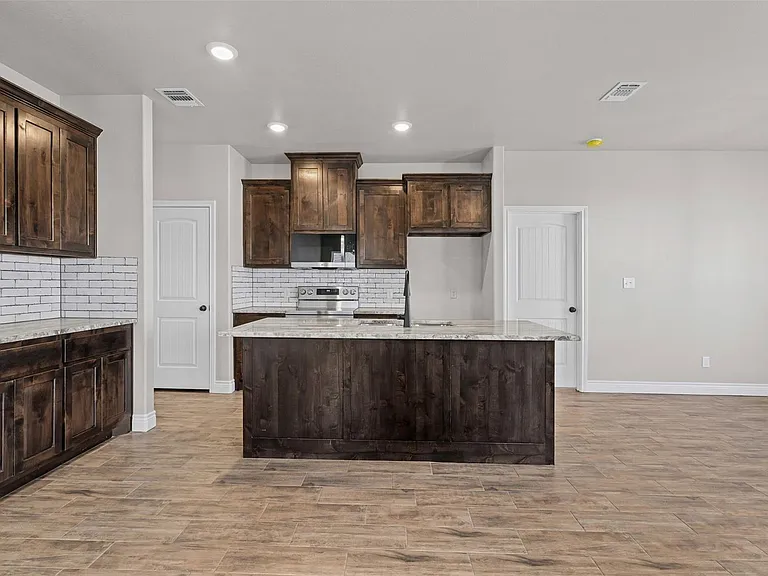 3402 Hilltop Rd — Photo 15