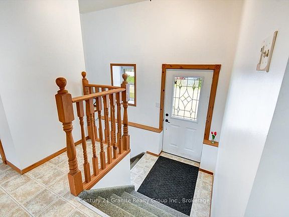 4th image of 66 Hastings St S