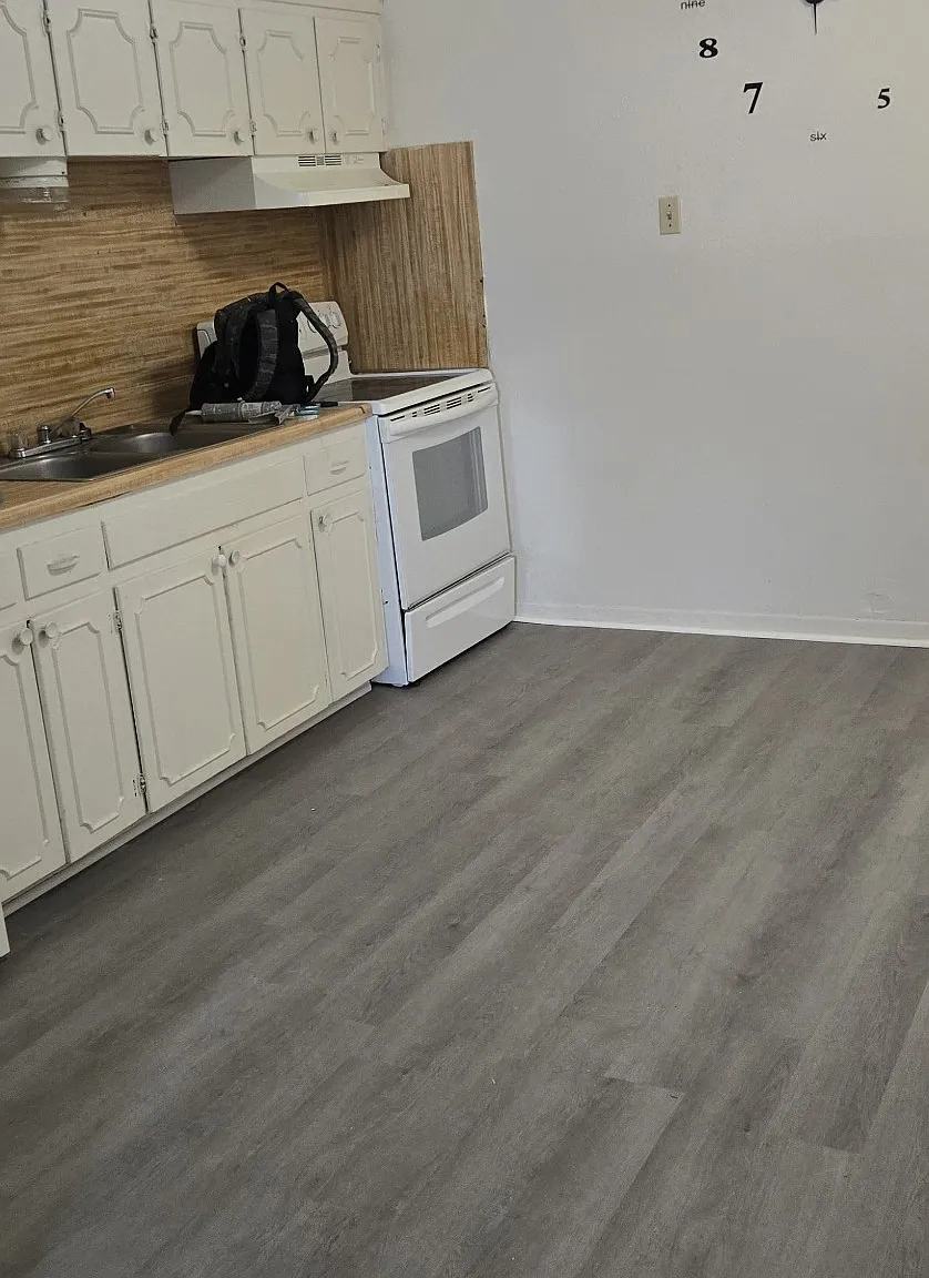 3 bed, 875 sqft, $820 — Photo 3