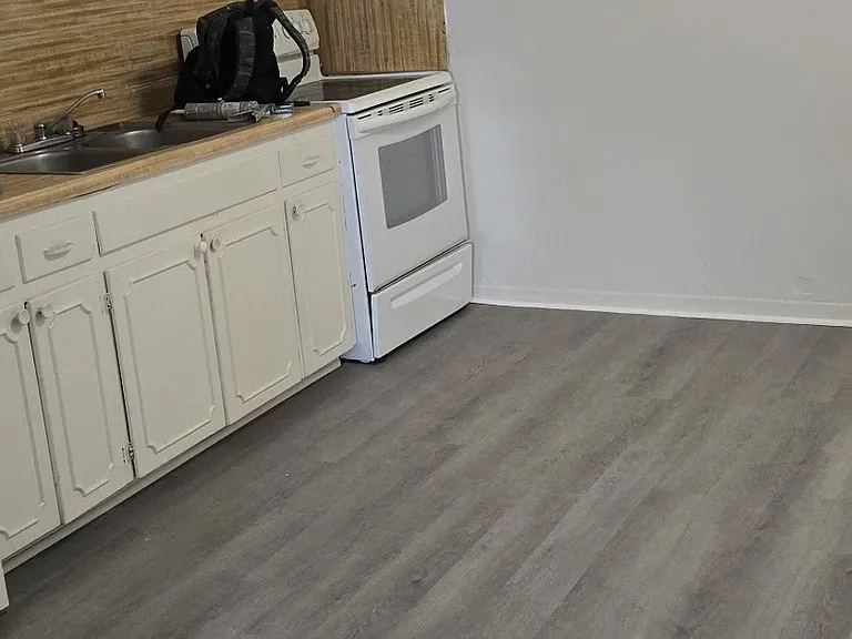 414 E Avenue A #203 — Photo 3