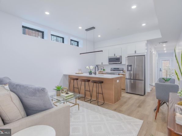 1012 17th Pl NE APT 1