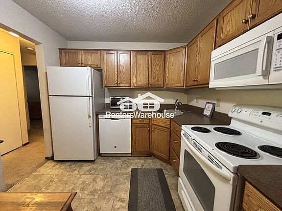 3rd image of 1700 Four Oaks Rd APT 124