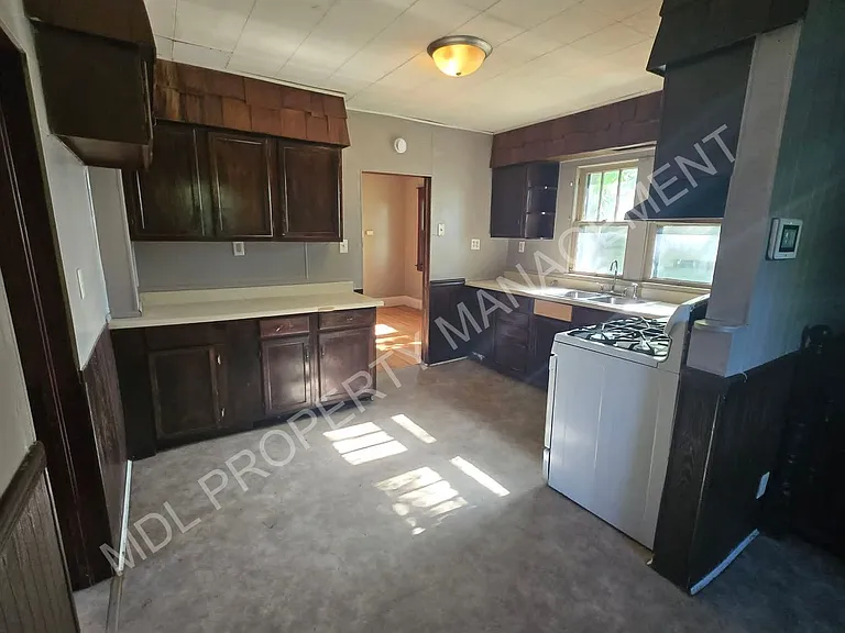 1715 Green St — Photo 8