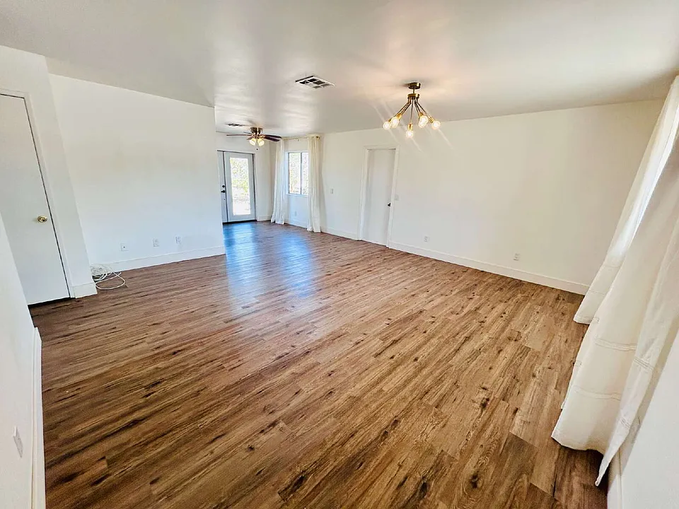 6657 San Angelo Ave