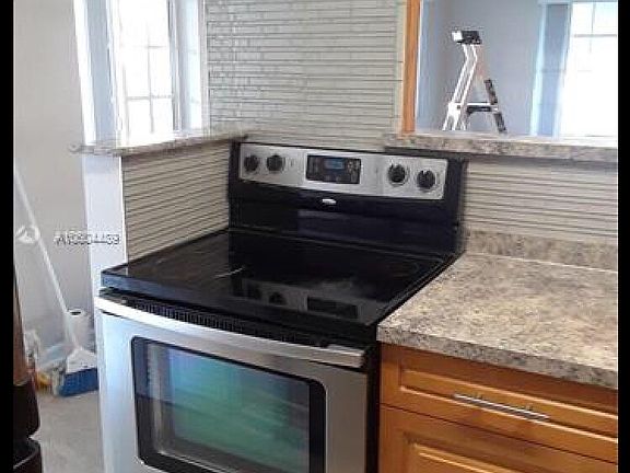 4th image of 3049 NE 20th Ter