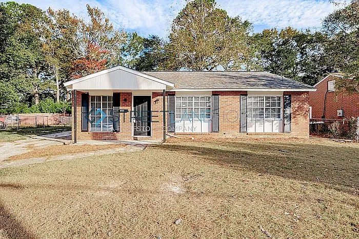 3 bed, 1.5 bath, 1053 sqft, $997 — Photo 1