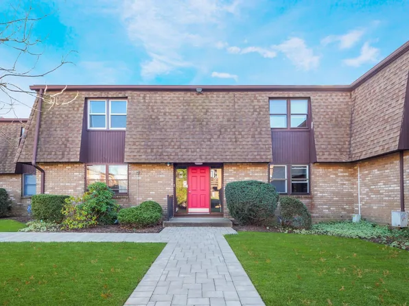 33 New Holland Village Building 3, Nanuet, NY 10954