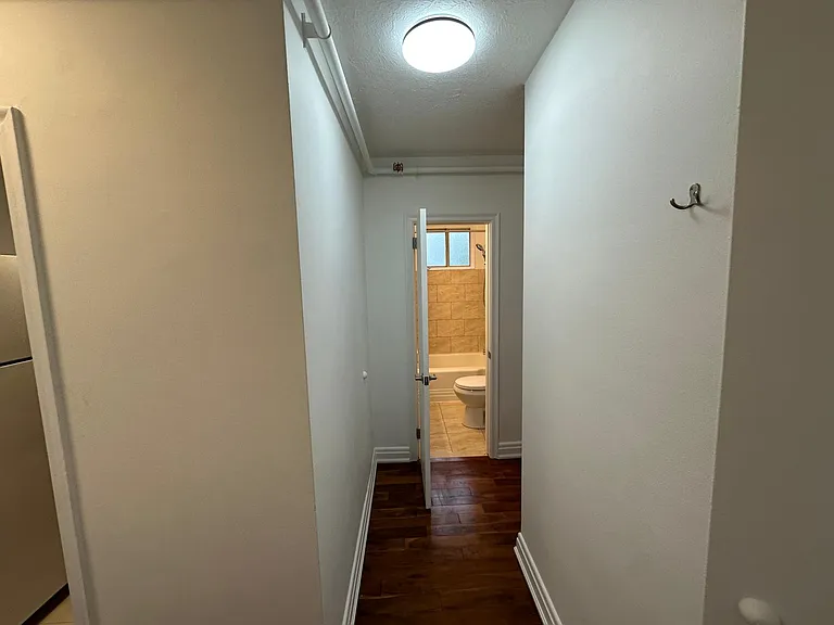 16 Church St E #8 — Photo 15