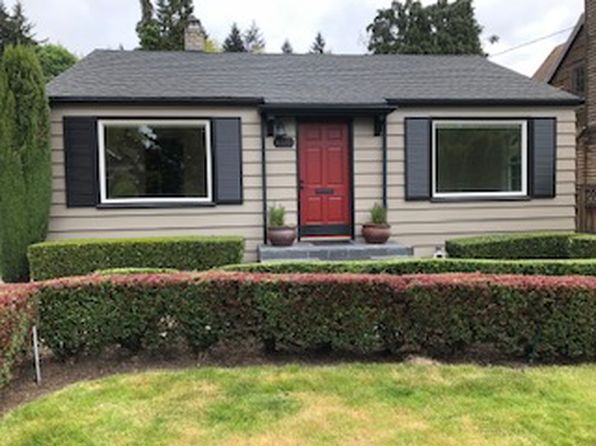 4526 48th Ave NE