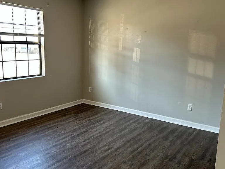 Unit Photo