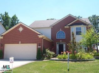 1482 Hartland Dr, Troy, MI 48083