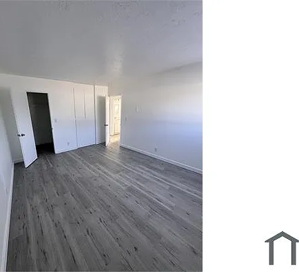 311 N Emerald Dr #5 — Photo 8