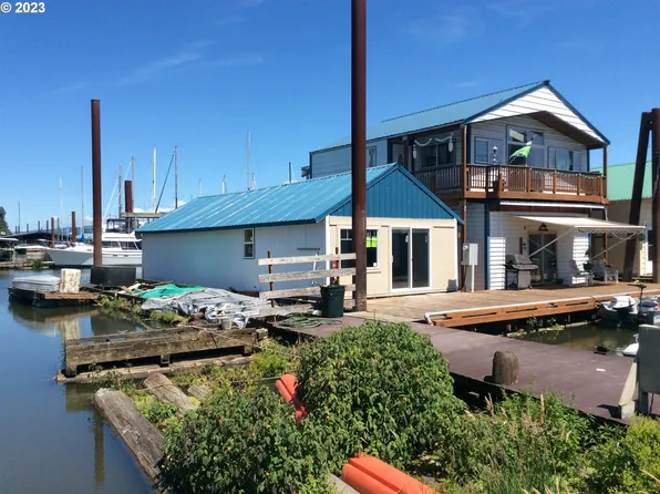104 S River St #12B, Saint Helens, OR 97051