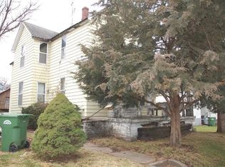 723 8th Ave S, Clinton, IA 52732