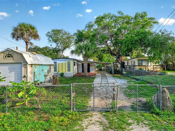 138 Indian Creek Rd, Oak Hill, FL 32759
