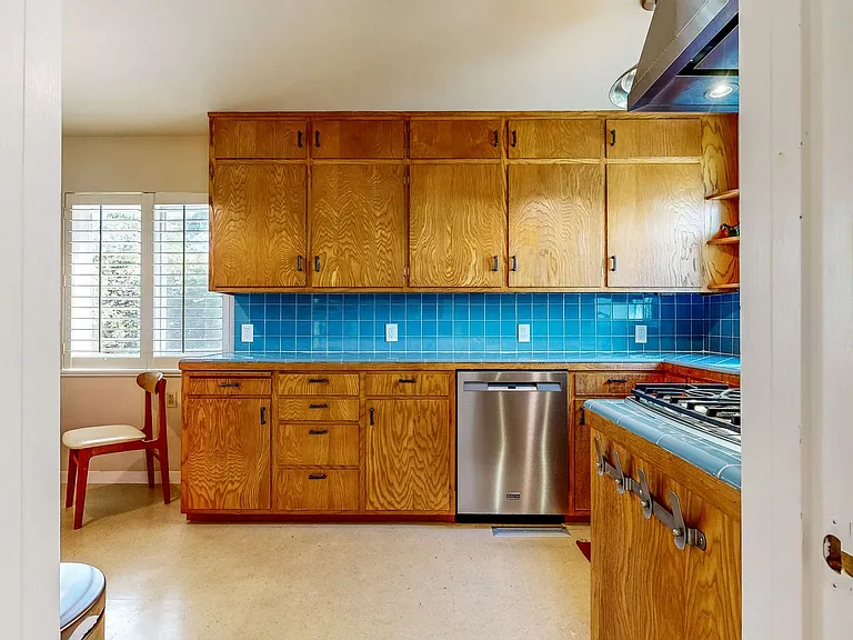 4560 Sullivan Ct — Photo 27