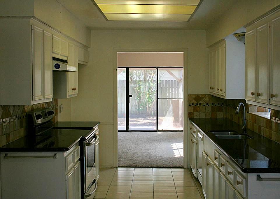 1st image of 7115 Plaza Del Sol Dr