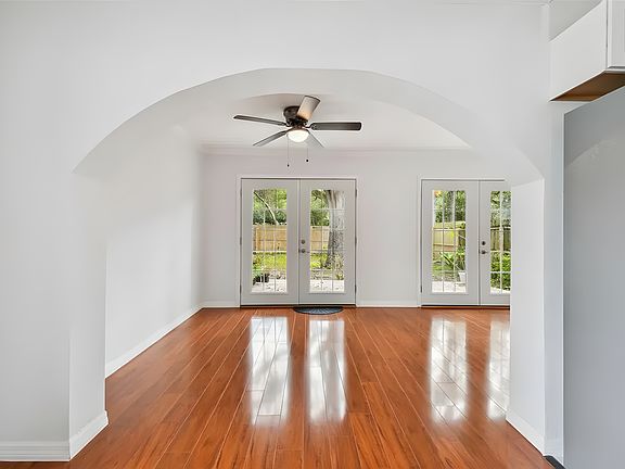 4th image of 2072 Madrid Ct N