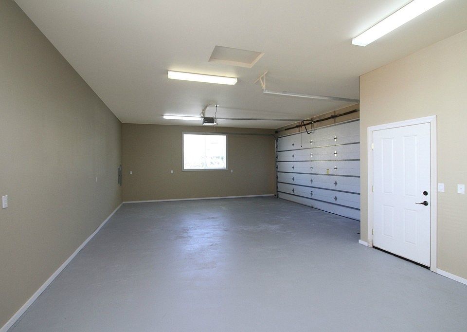 2nd image of 6114 Panorama Dr NE