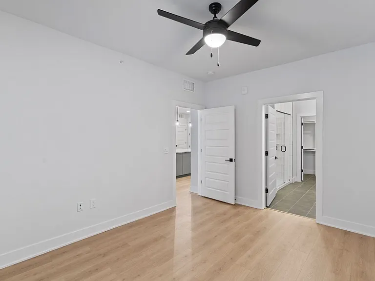 2500 Longview St #105 — Photo 9
