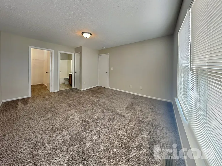 1726 Farm Meadow Dr — Photo 7